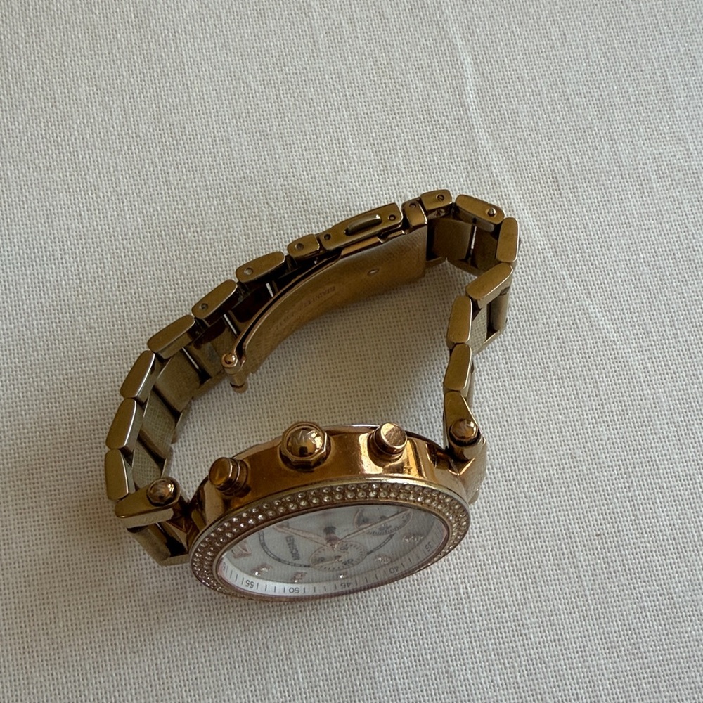 Michael Kors Chronograph Watch - Picture 4 of 7